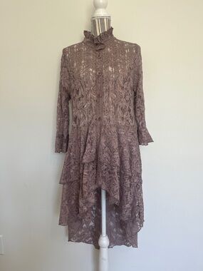 Zadie B’s - Lace Tiered High Low Top in Dusty Mauve